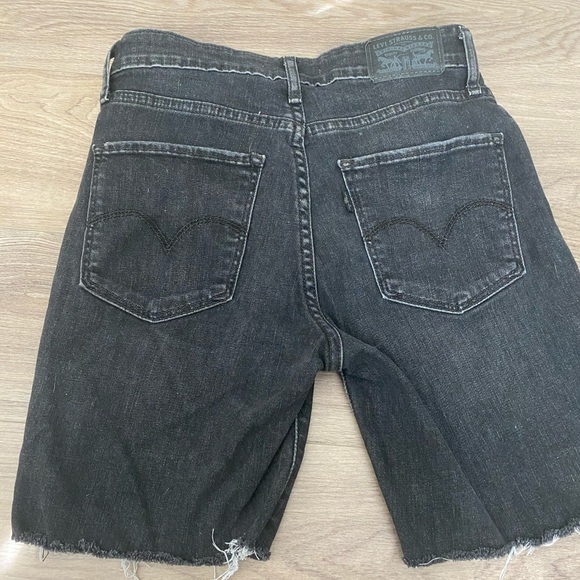 Levi’s shorts - Picture 3 of 3